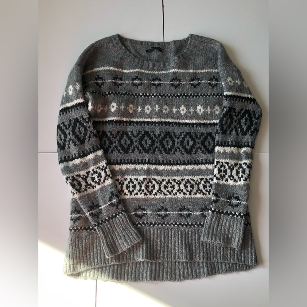 American eagle sweater